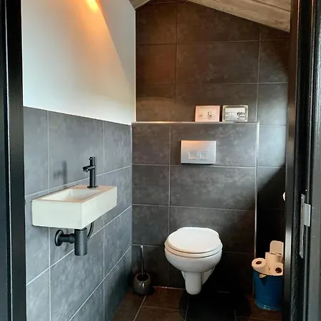 Luxe 6-persoons Vakantiewoning “de Boomgaard” *