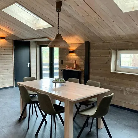 Luxe 6-persoons Vakantiewoning “de Boomgaard”